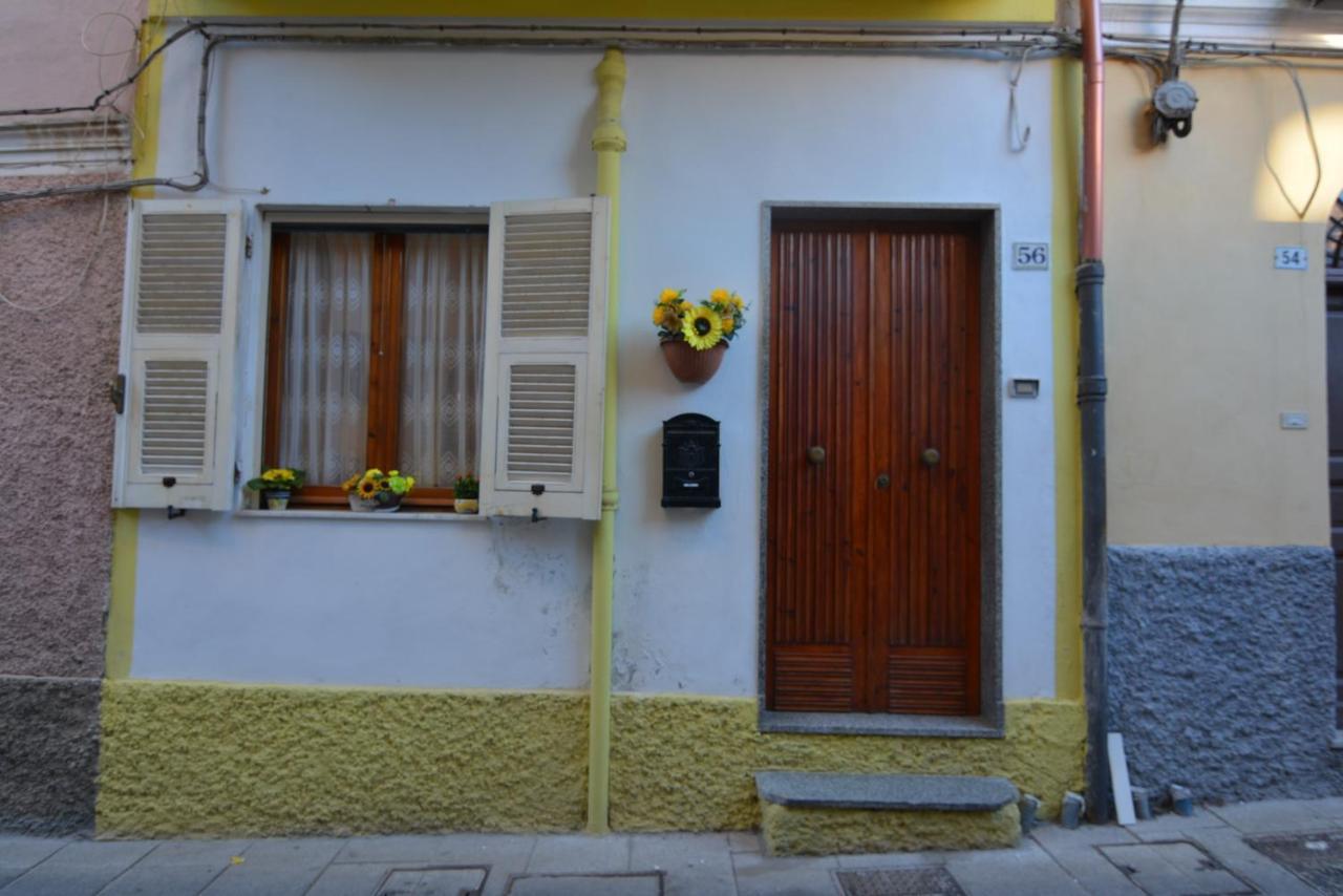 Casa Vacanze I Girasoli Іглесіас Екстер'єр фото
